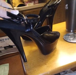 Size 8 black fantasy stelidos non slip grip new